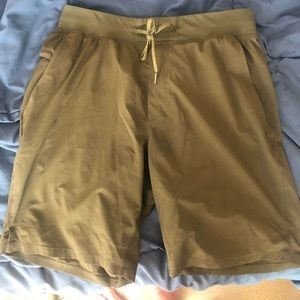 Lululemon THE short 9 inch medium